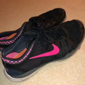 Woman’s Nike sneakers //. Size 10💫